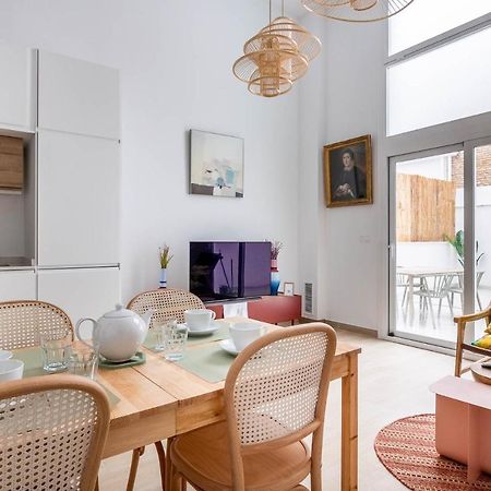 Pop Art Historia De Conde Negro Con Patio Privado Apartman Sevilla Kültér fotó