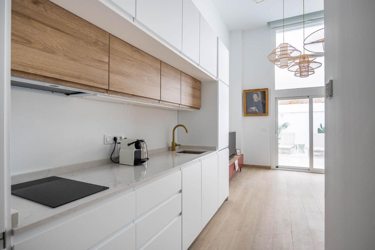 Pop Art Historia De Conde Negro Con Patio Privado Apartman Sevilla Kültér fotó