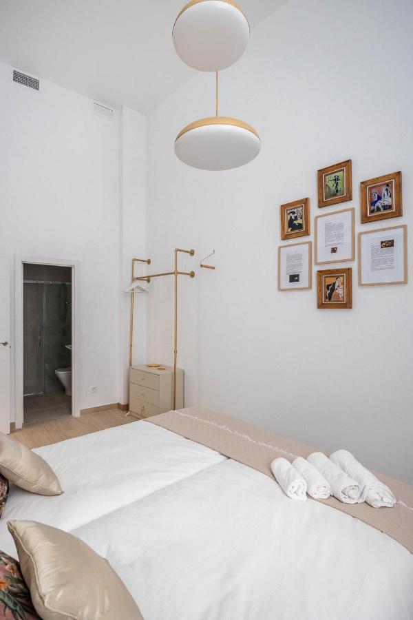 Pop Art Historia De Conde Negro Con Patio Privado Apartman Sevilla Kültér fotó
