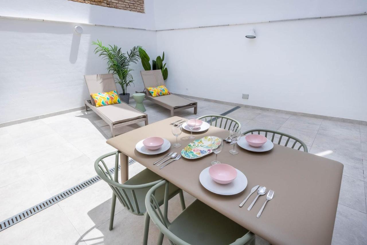 Pop Art Historia De Conde Negro Con Patio Privado Apartman Sevilla Kültér fotó
